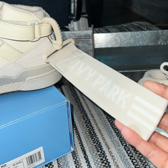 NWB/NWT: Adidas X Ivy Park Forum Mid Sneakers - Picture 12 of 12